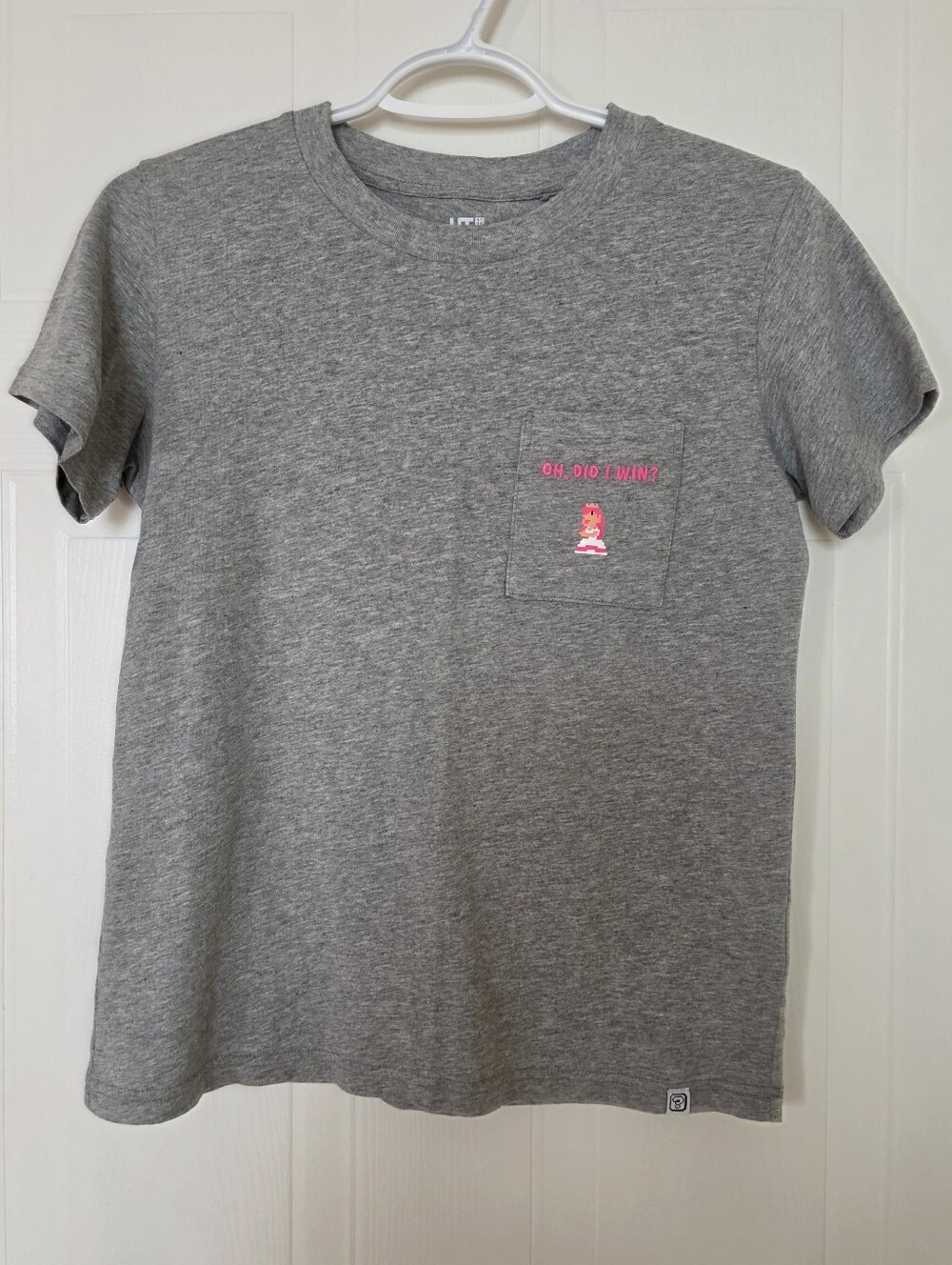 Uniqlo Nintendo Princess Peach Short-Sleeve Pocket Tee, Gray, Small
